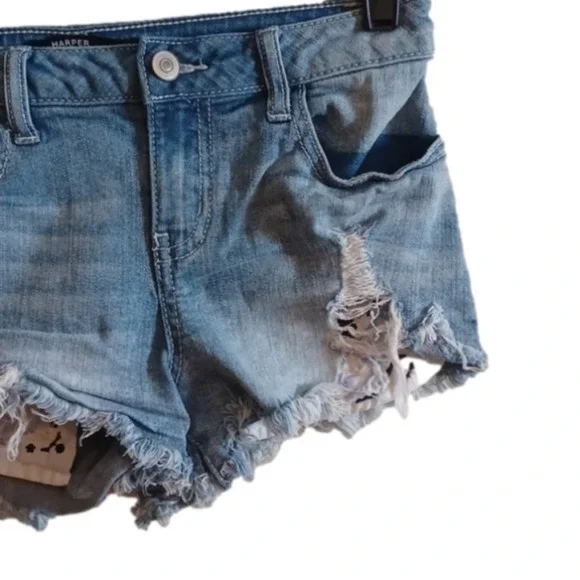 Harper distressed  shorts,  size 26. Supercute pockets! Spring! - Picture 3 of 11
